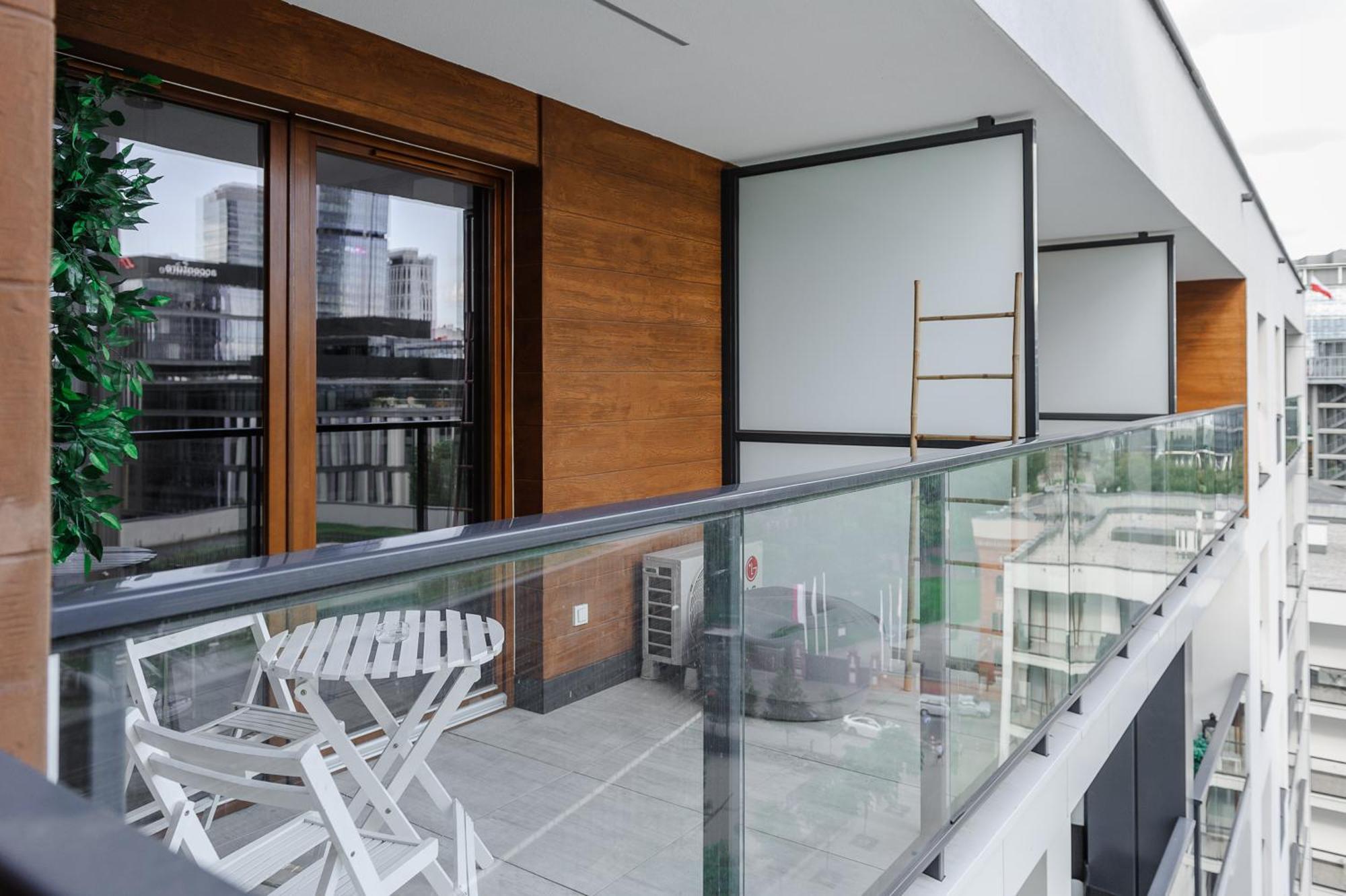 Lumina Apartment With Parking Near Muzeum Powstania Warschau Exterior foto